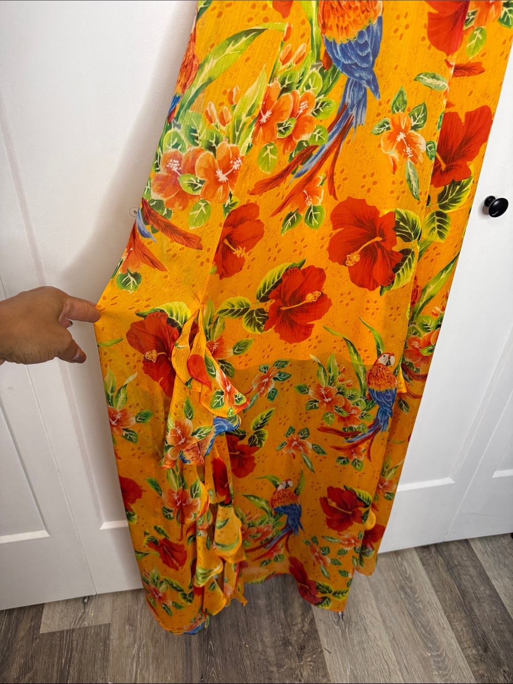 Guess Med Yellow Serena Floral Maxi Dress with Embroidered Bodice tropical print - Picture 6 of 7